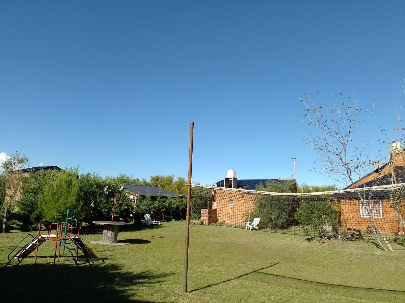 Frente de la cabaña Marsu en Balneario Reta
